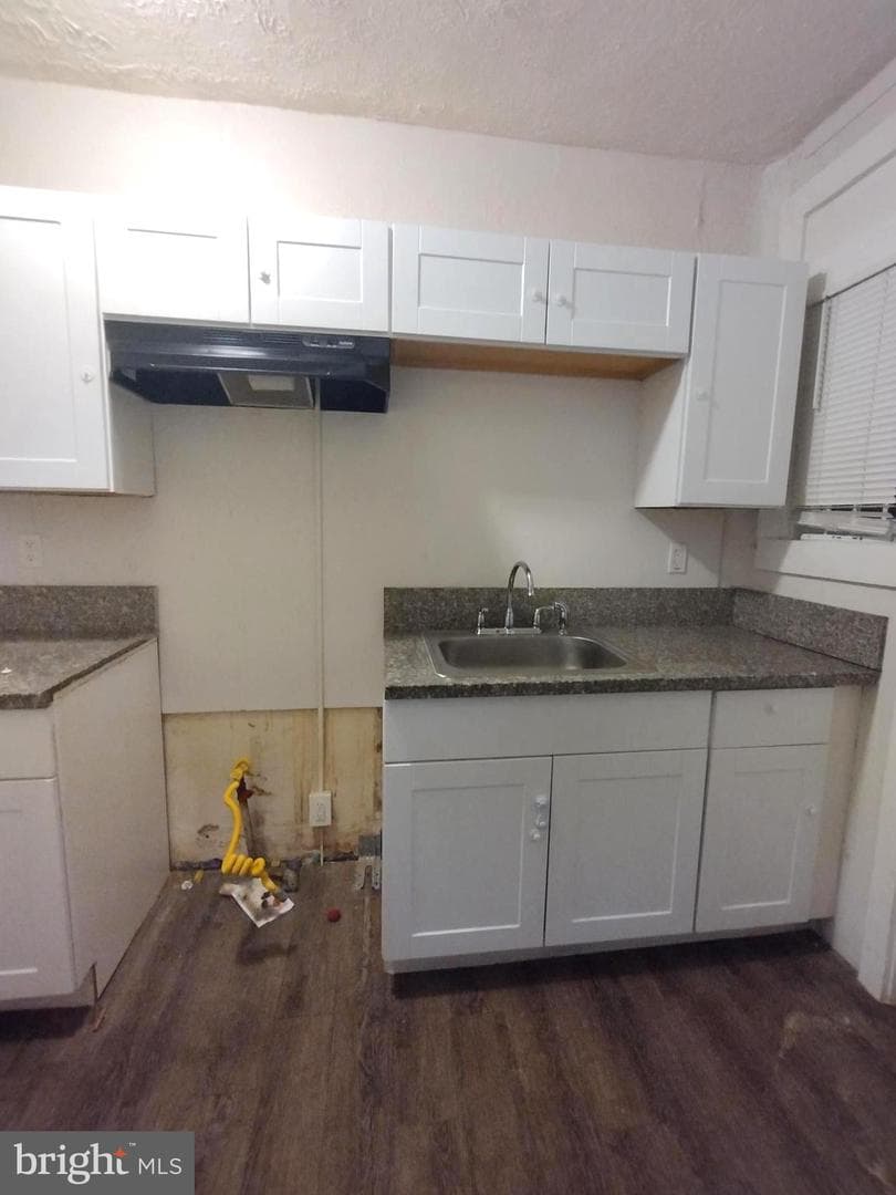 3163 Ravenwood Avenue photo 2