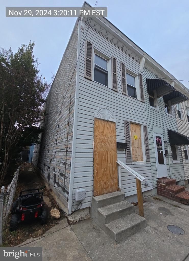 424 Cambria Street photo 2