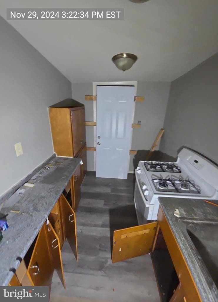424 Cambria Street photo 4