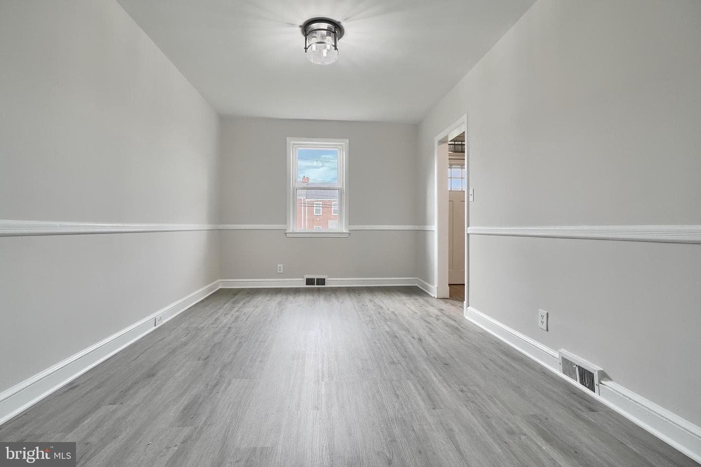 3926 Cedardale Road photo 10