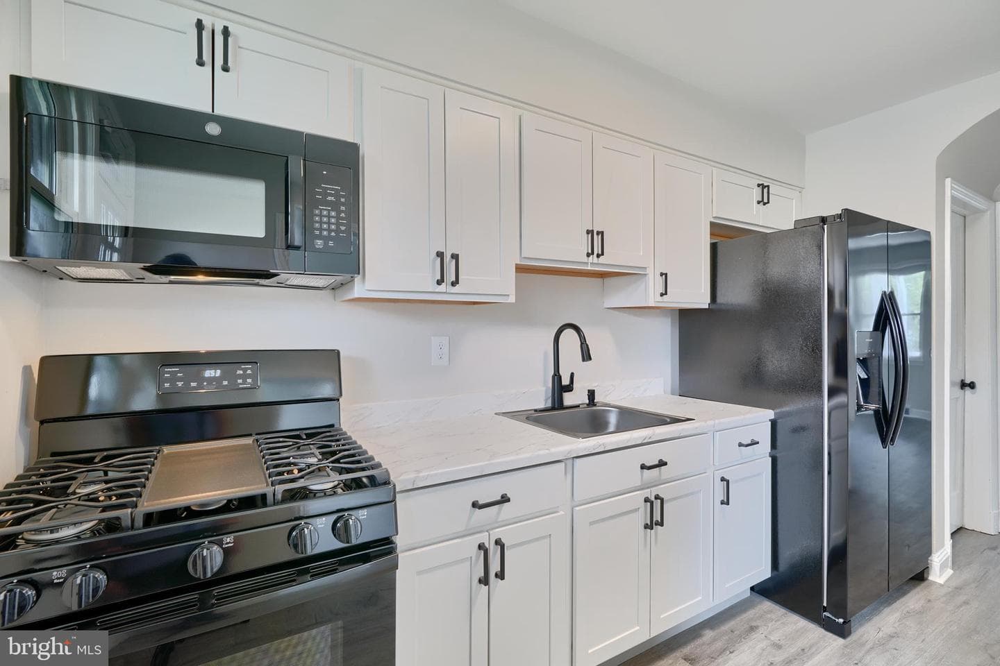 3926 Cedardale Road photo 15