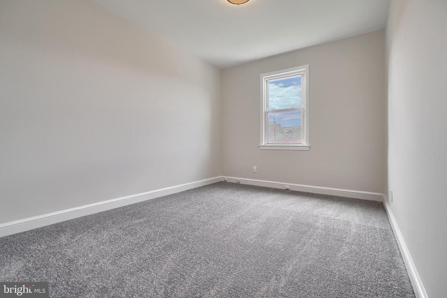 3926 Cedardale Road photo 24