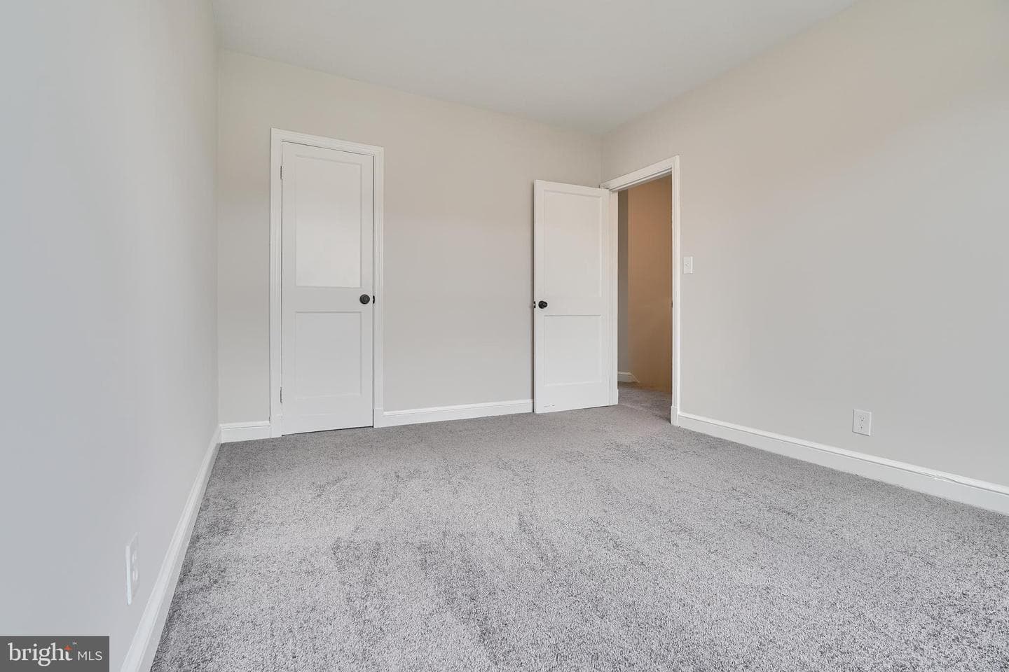 3926 Cedardale Road photo 27