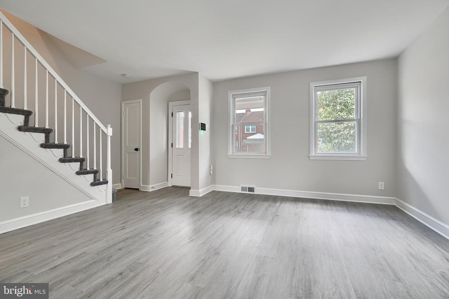 3926 Cedardale Road photo 3