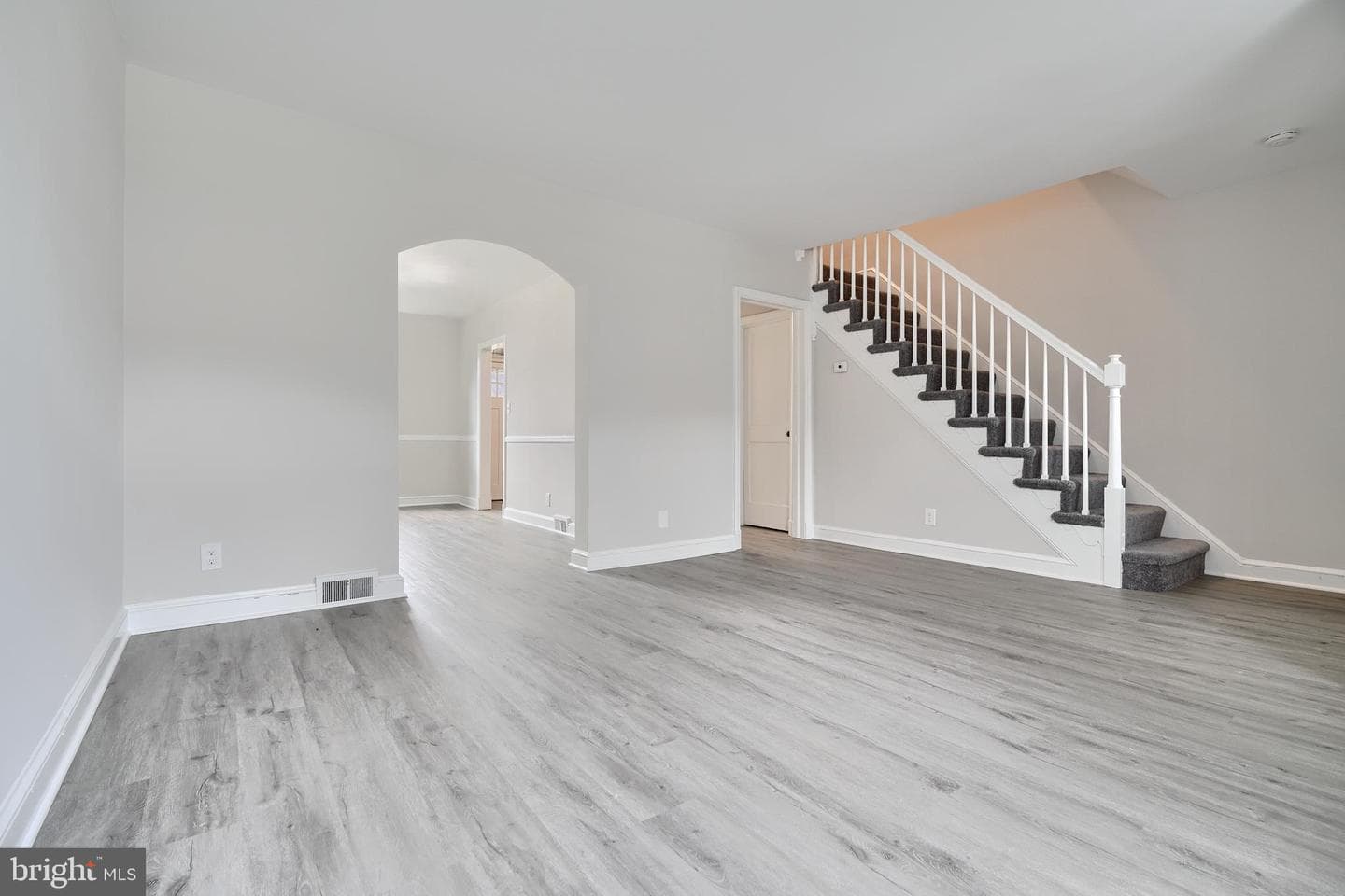 3926 Cedardale Road photo 8