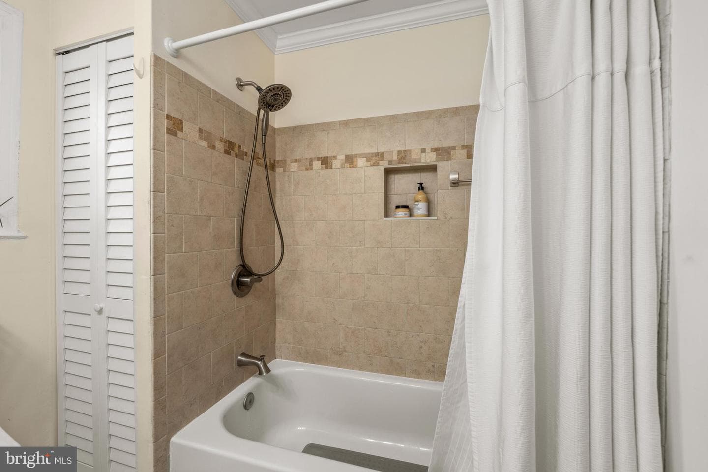 4410 Newport Avenue photo 19