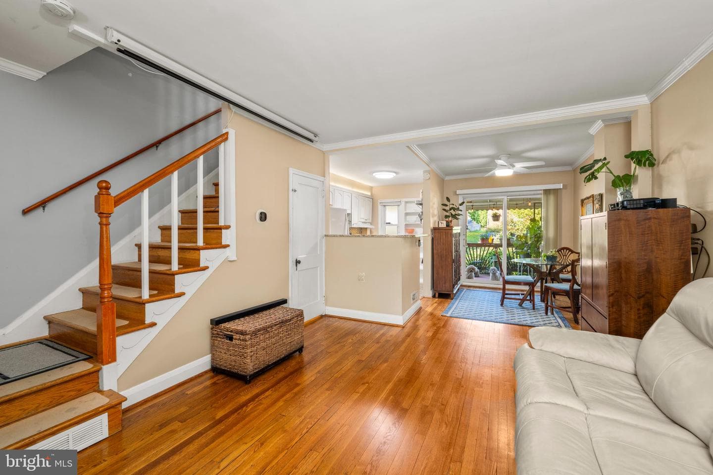 4410 Newport Avenue photo 5