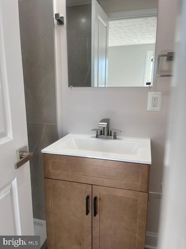1036 Vine Street photo 9