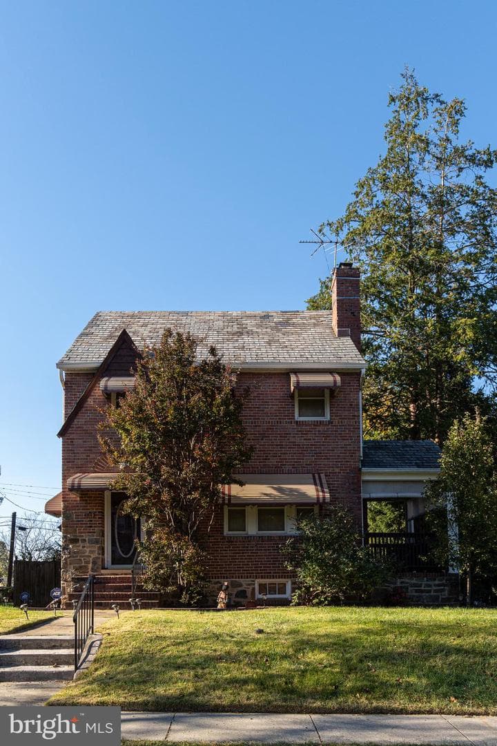 4812 Coleherne Road photo 2