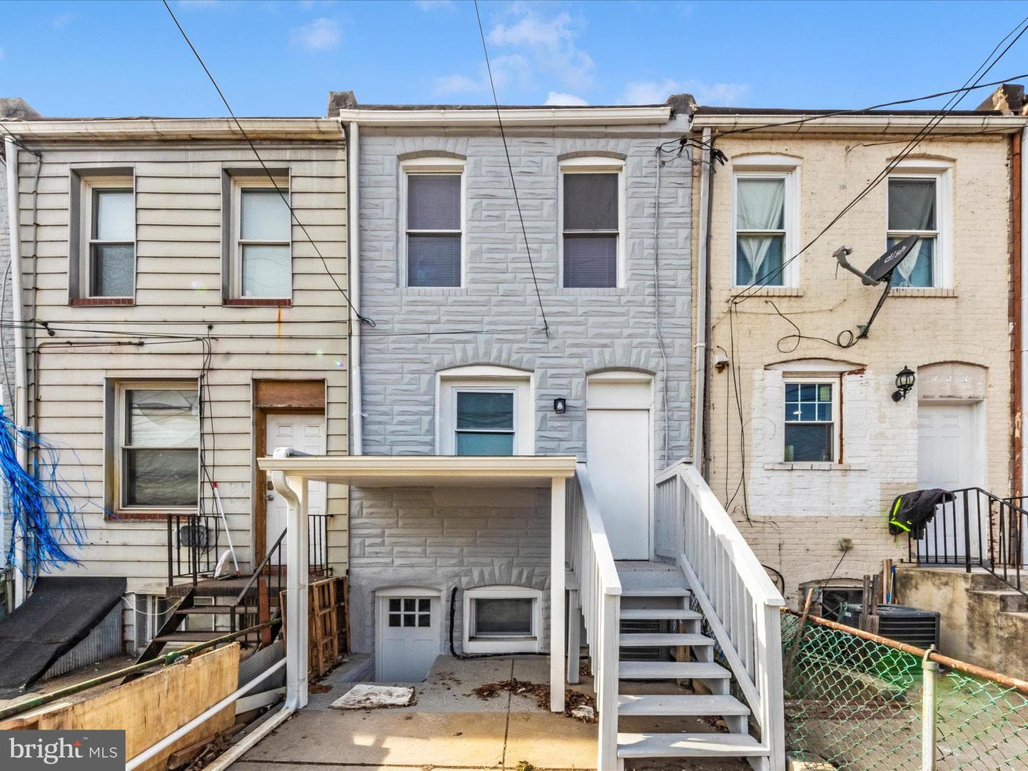 443 Robinson Street N photo 45