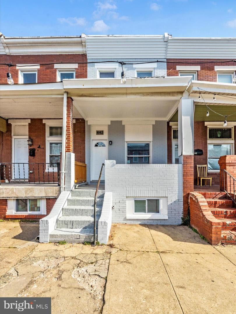 443 Robinson Street N photo 52