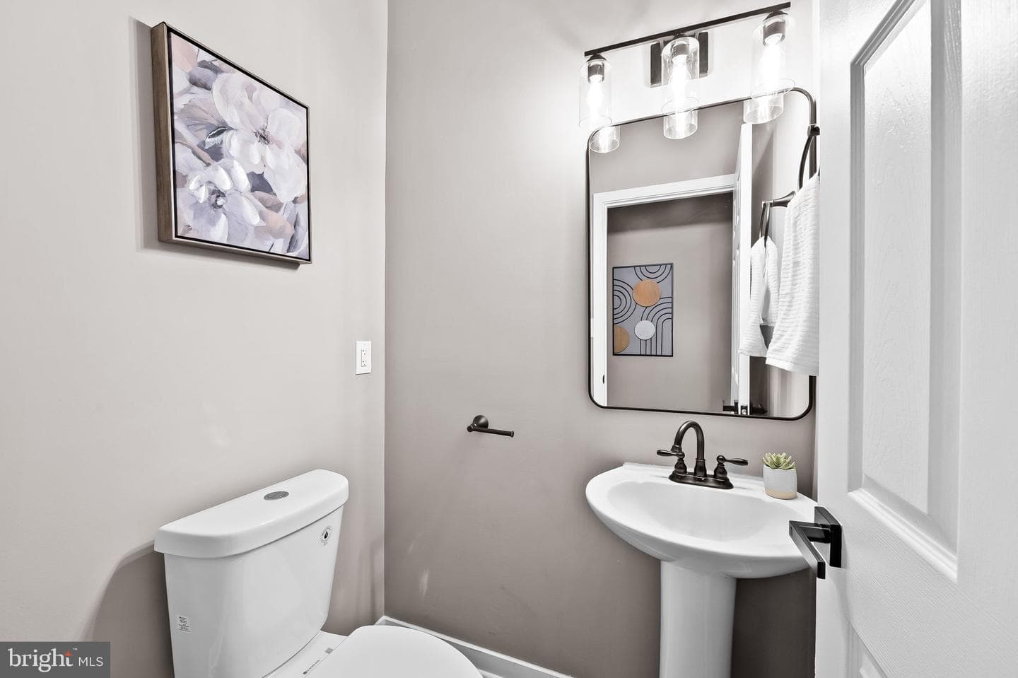 2401 Harlem Avenue photo 14