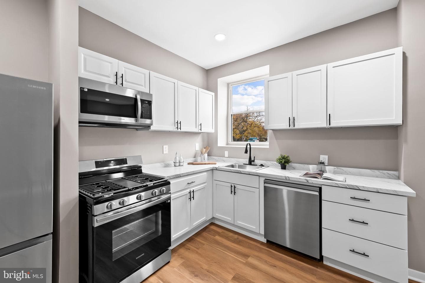 2401 Harlem Avenue photo 15