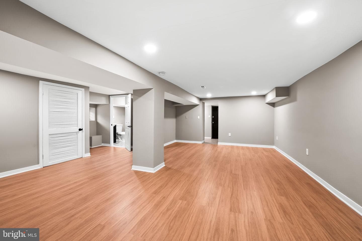 2401 Harlem Avenue photo 35