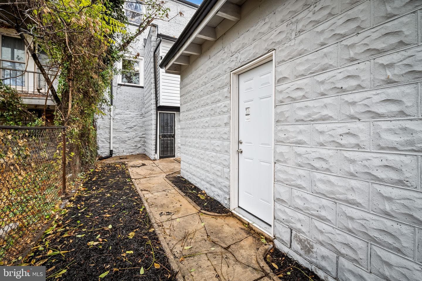 2401 Harlem Avenue photo 8