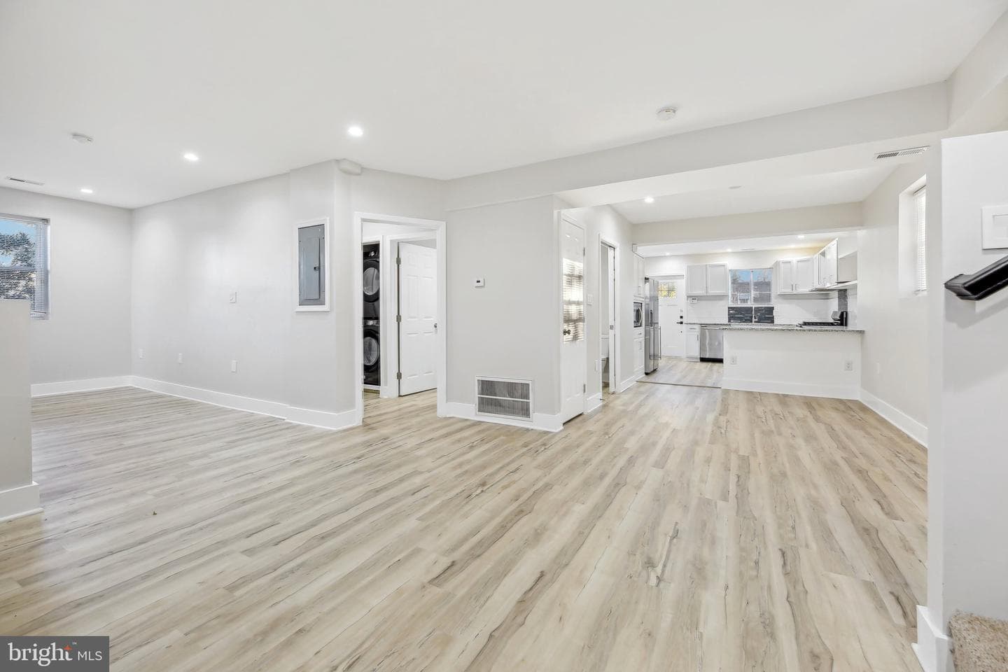5521 Radecke Avenue photo 10
