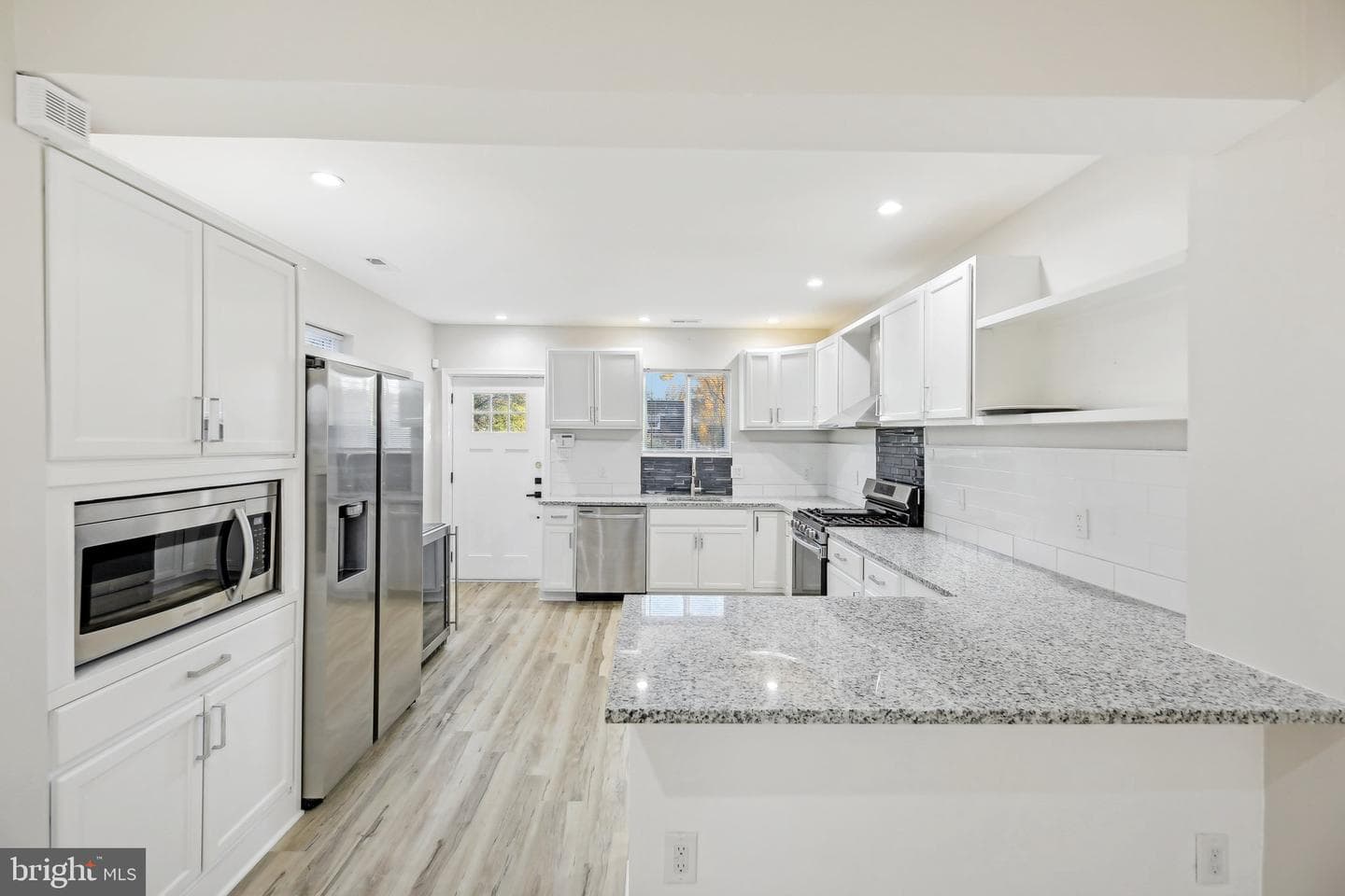 5521 Radecke Avenue photo 17