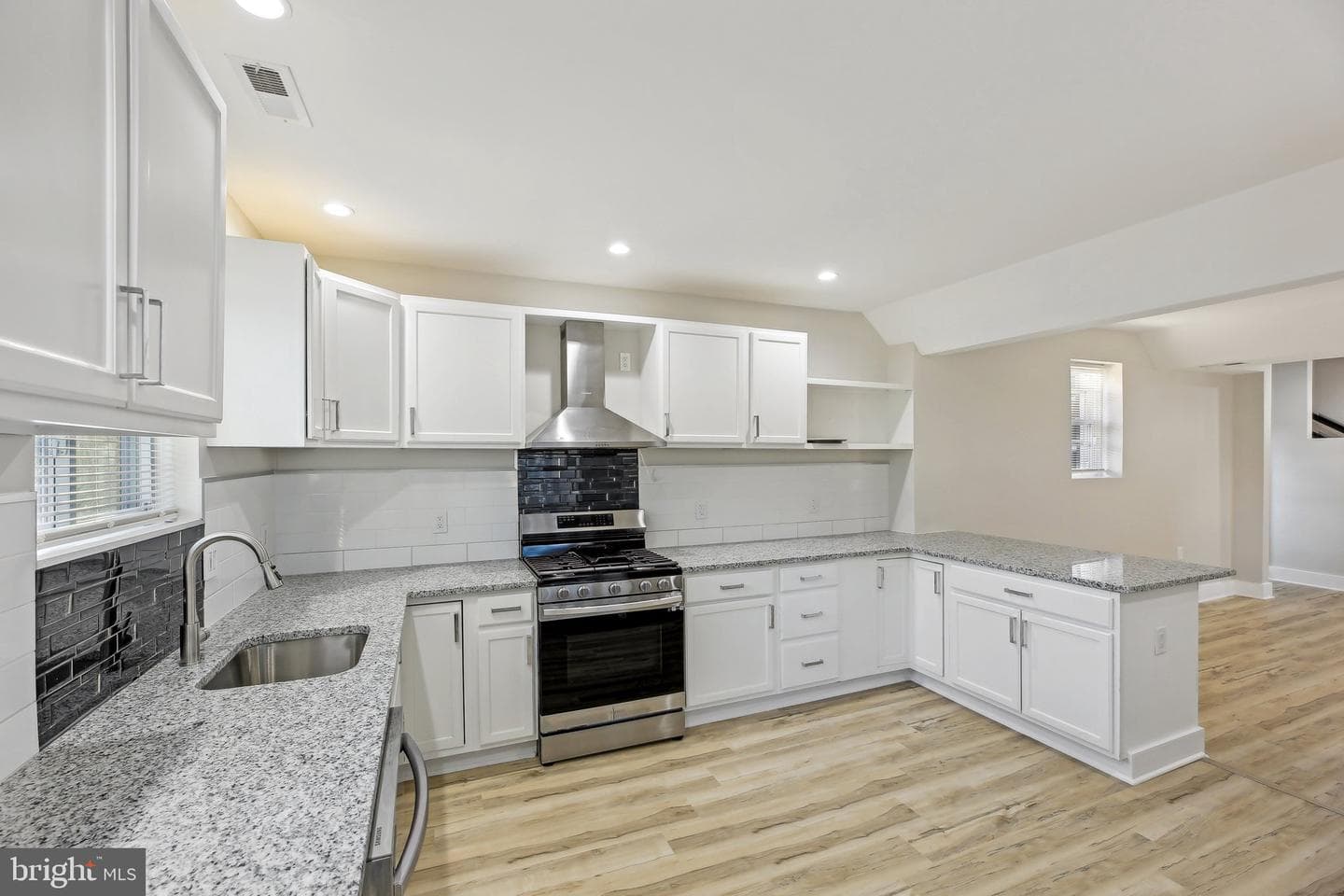 5521 Radecke Avenue photo 18