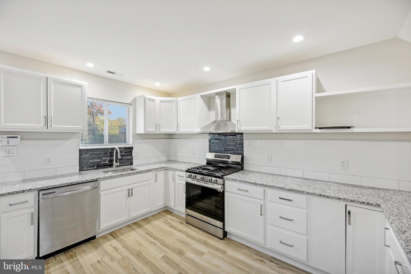 5521 Radecke Avenue photo 19