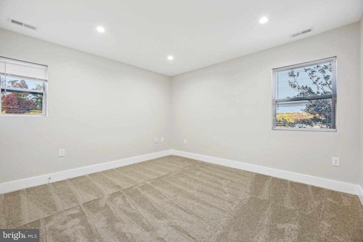 5521 Radecke Avenue photo 26