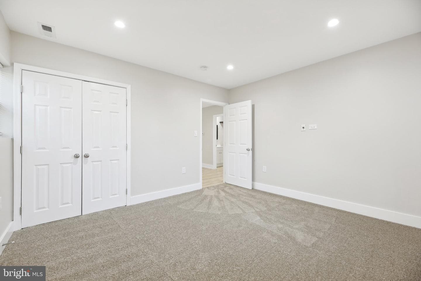 5521 Radecke Avenue photo 31