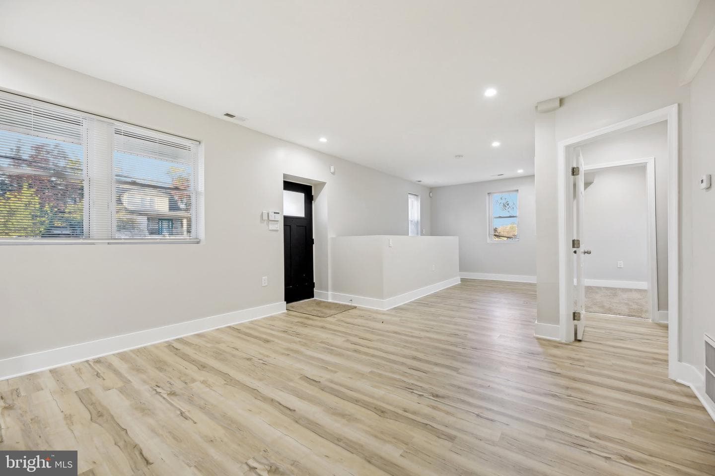 5521 Radecke Avenue photo 8