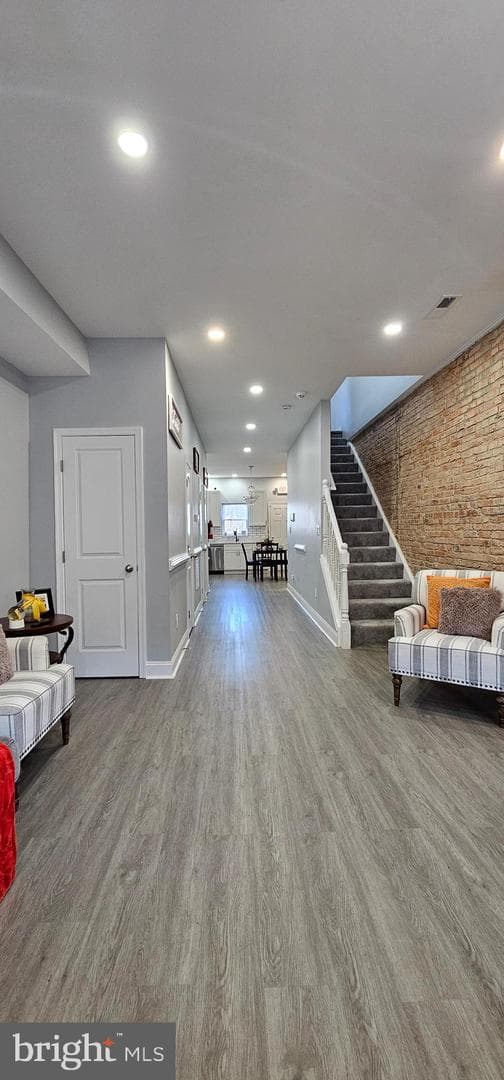 529 N Milton Avenue photo 4