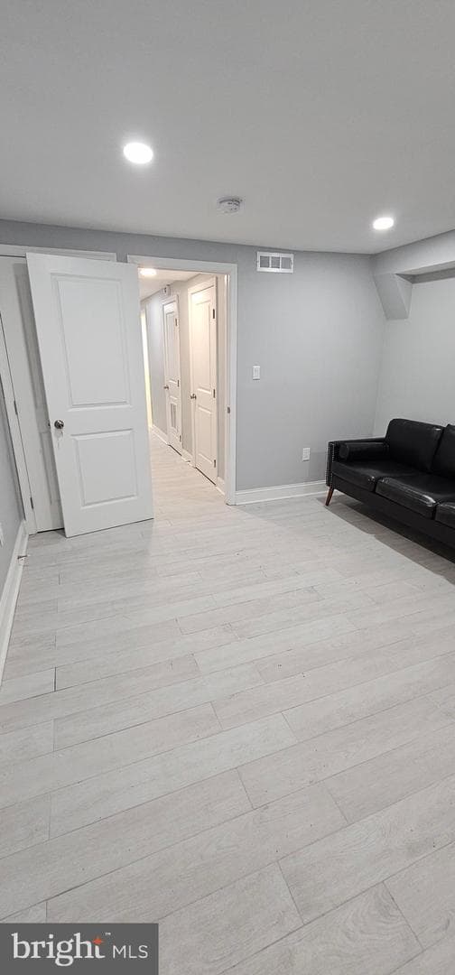 529 N Milton Avenue photo 41