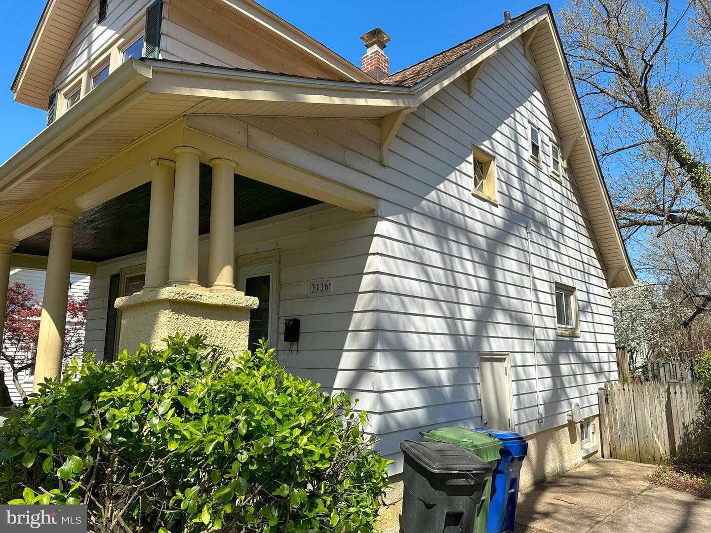 3116 Tyndale Avenue photo 2