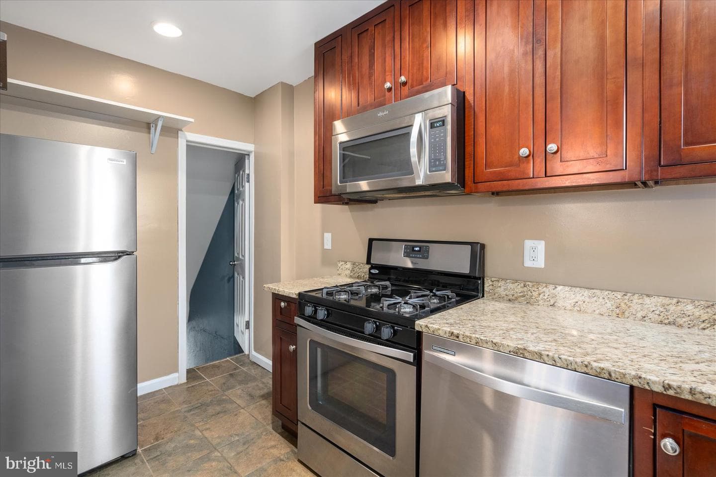 5602 White Avenue photo 21
