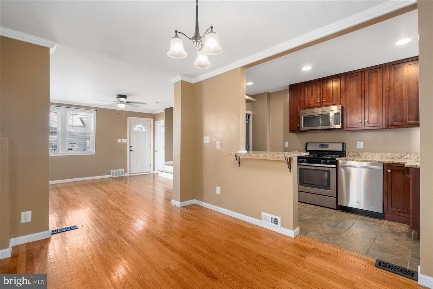 5602 White Avenue photo 4