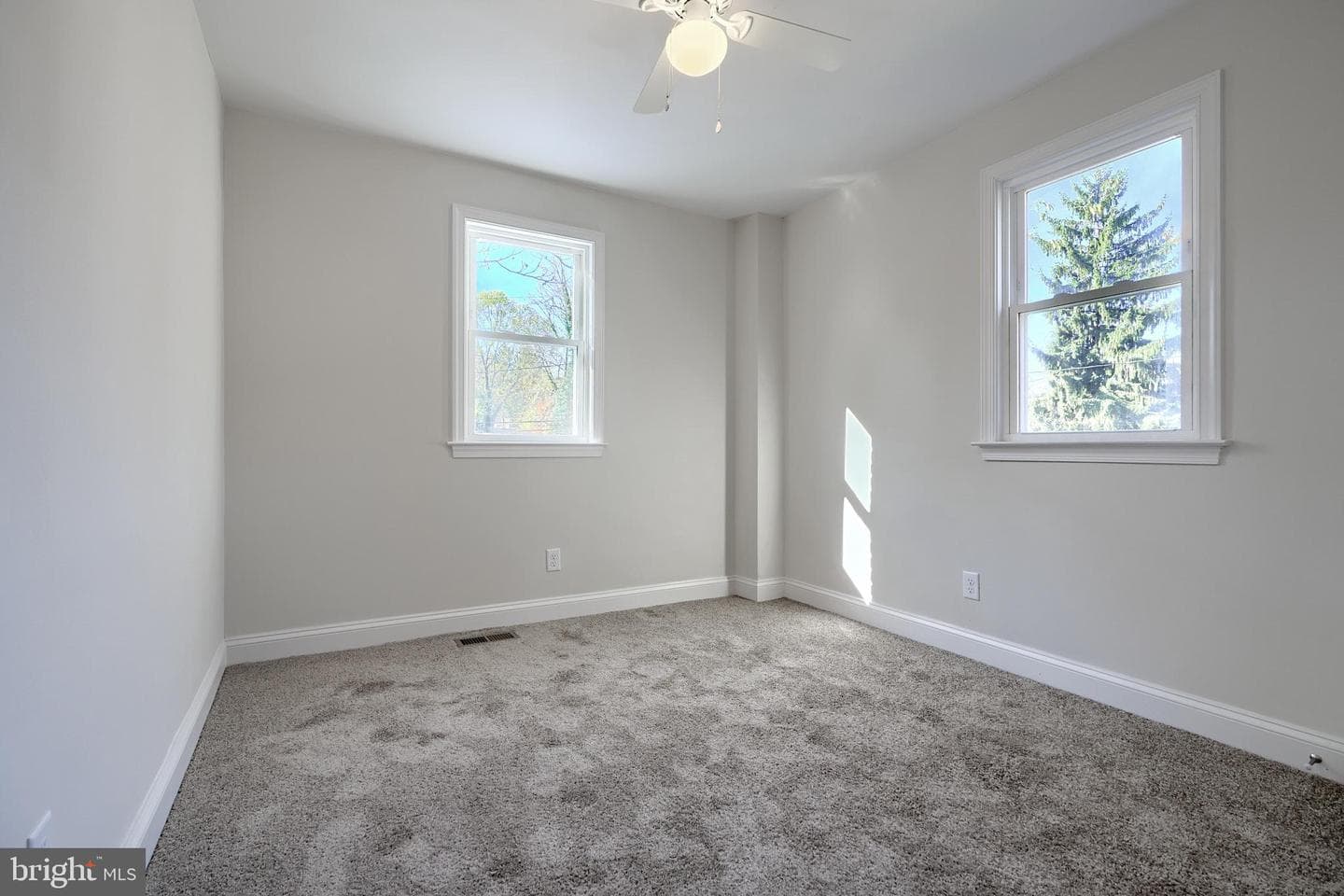 4313 Hamilton Avenue photo 27