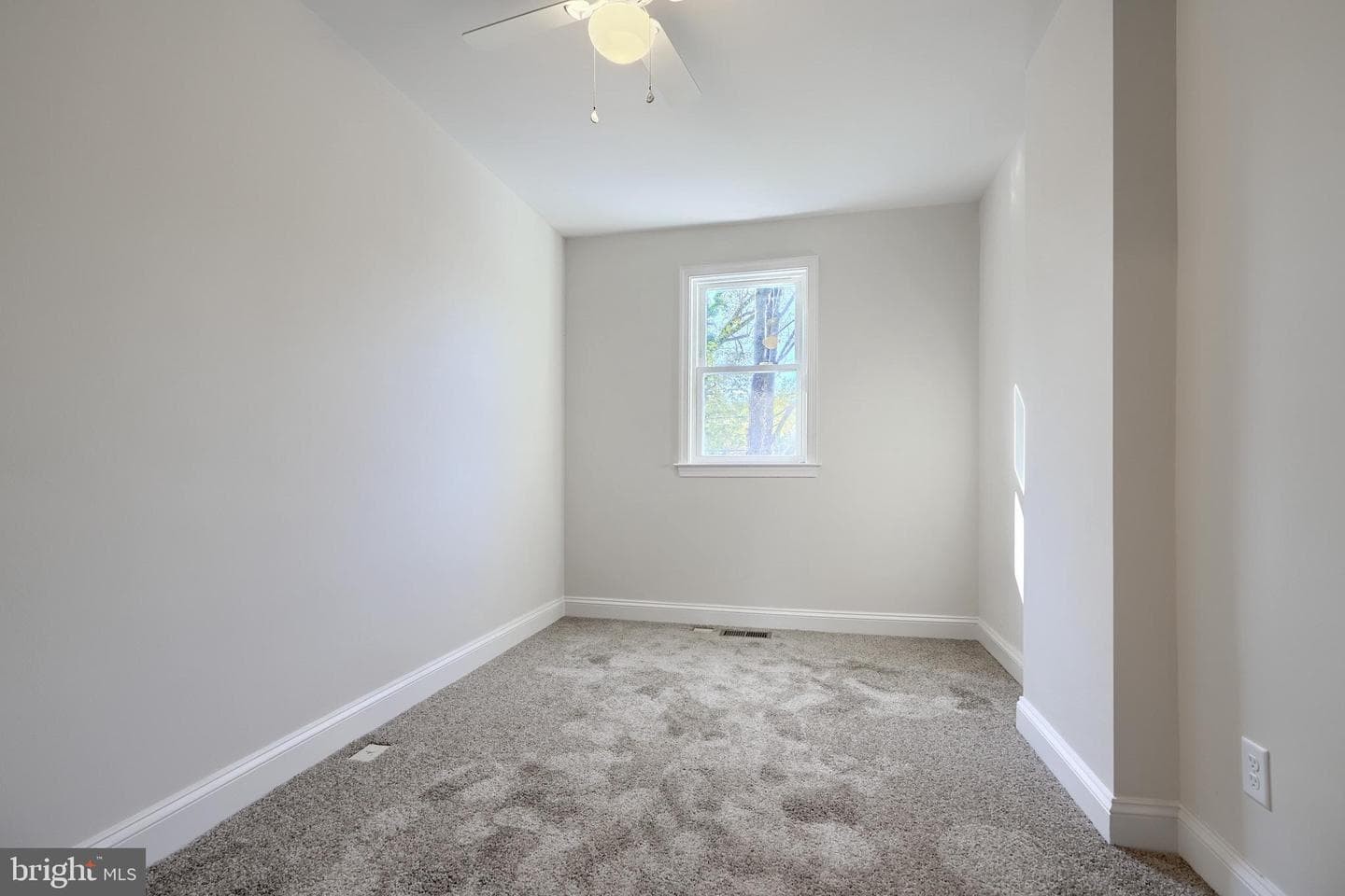 4313 Hamilton Avenue photo 30