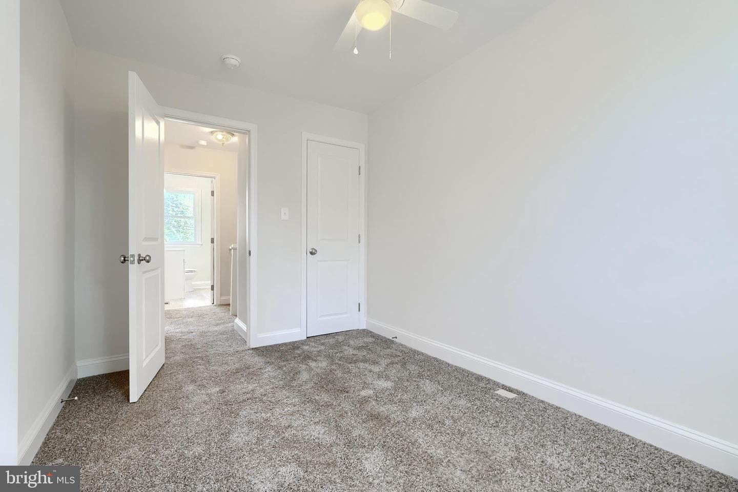 4313 Hamilton Avenue photo 31