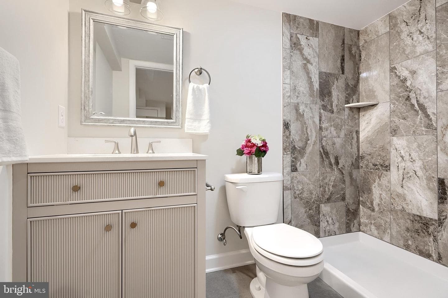 4313 Hamilton Avenue photo 33