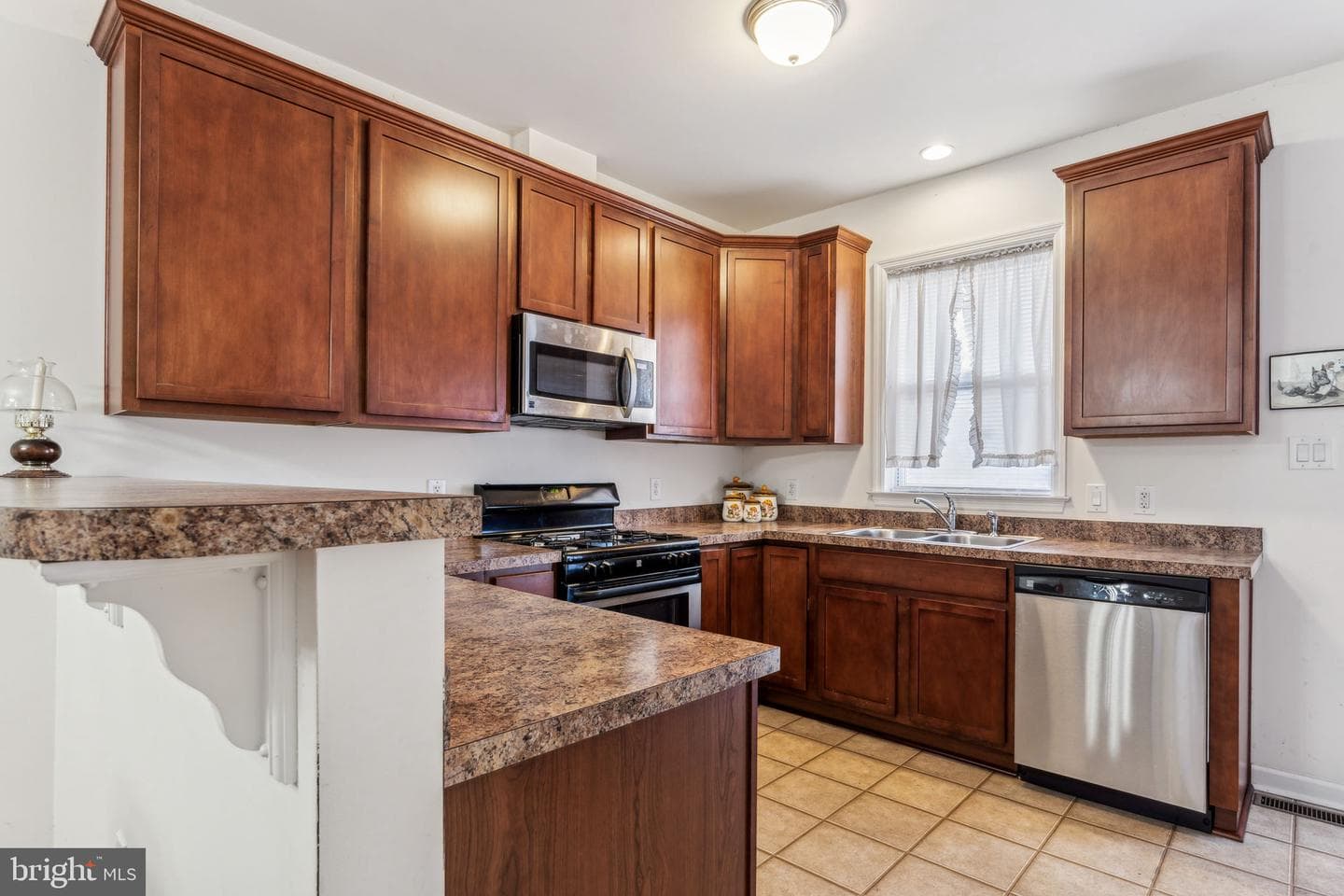 2781 W North Avenue photo 2