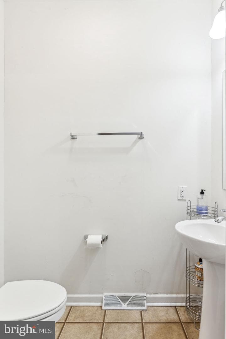 2781 W North Avenue photo 9