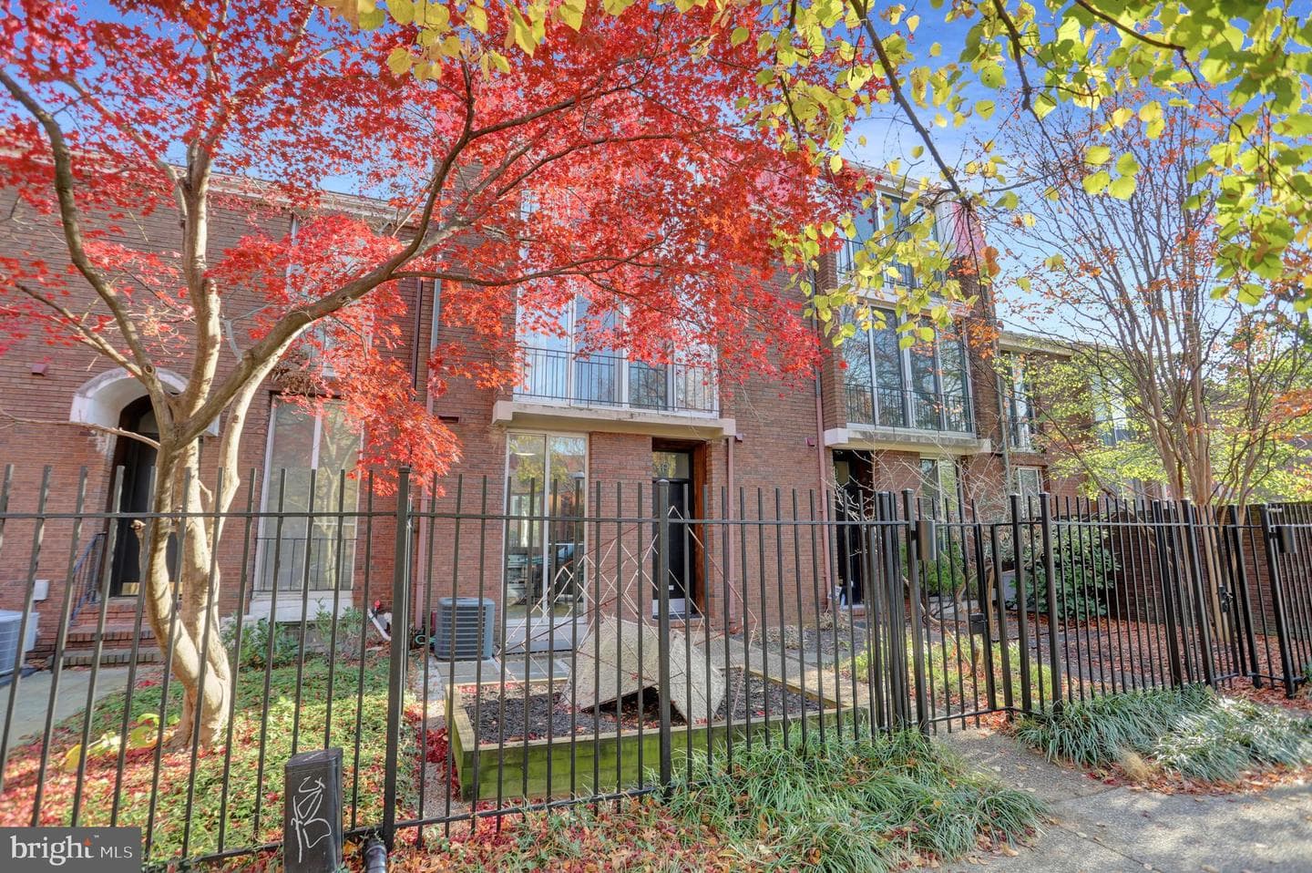 251 W Lafayette Avenue photo 1