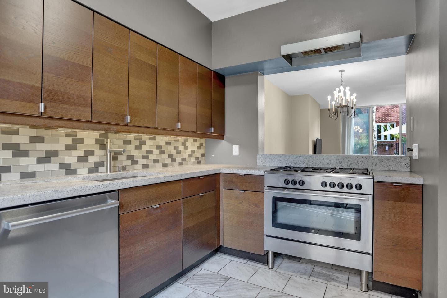 251 W Lafayette Avenue photo 5
