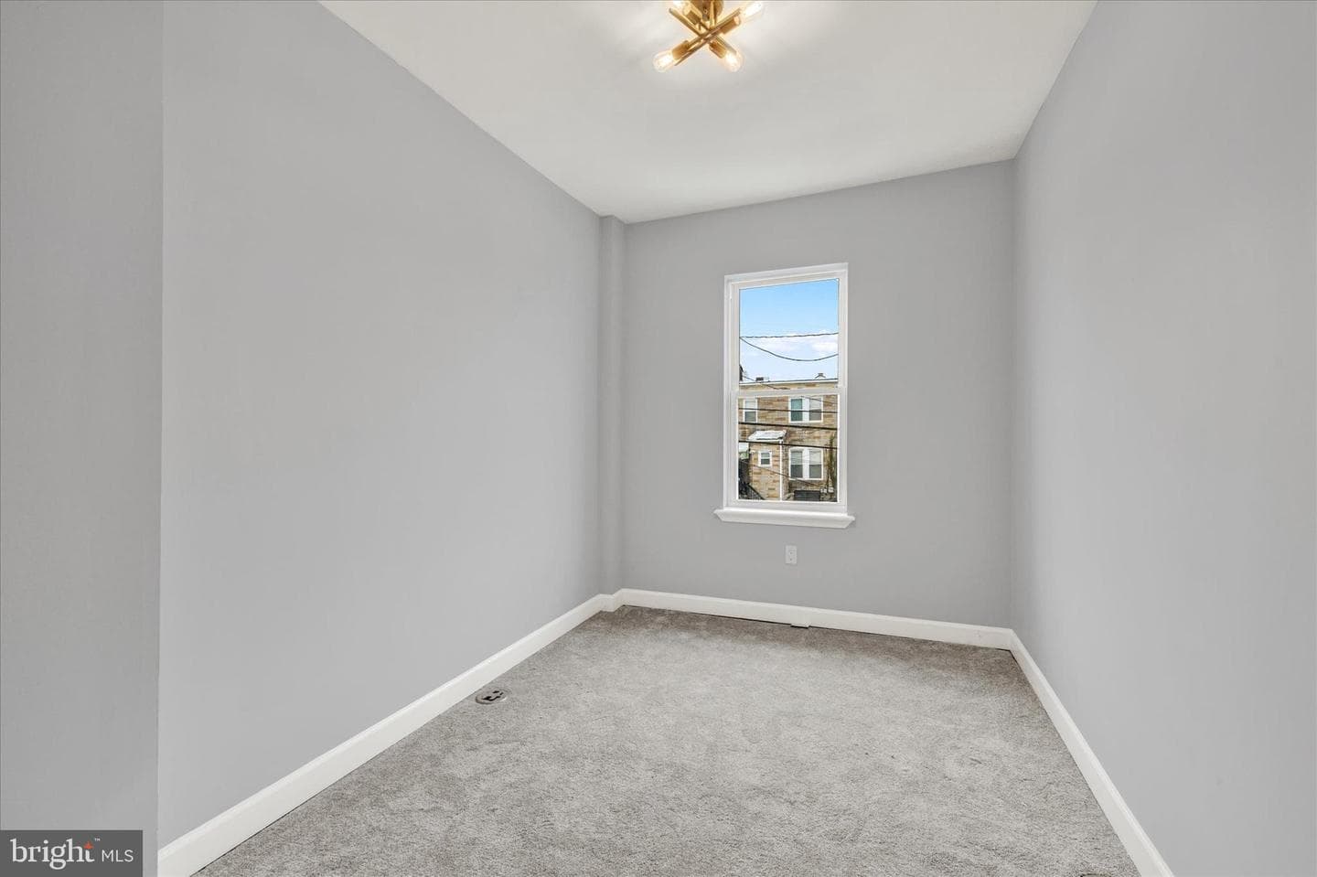2405 W Lafayette Avenue photo 26