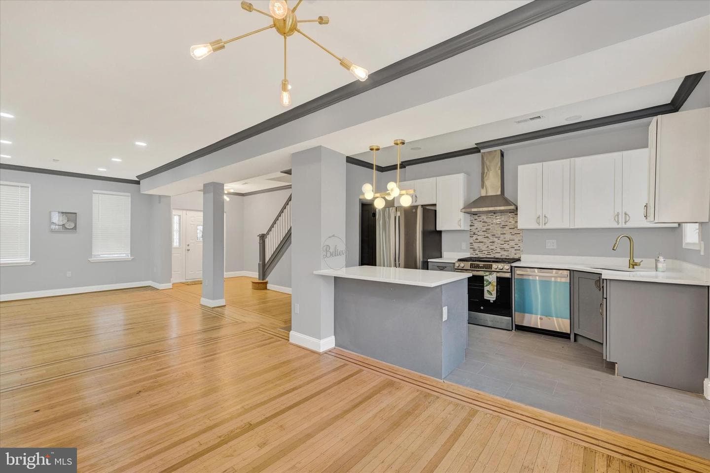 2405 W Lafayette Avenue photo 9