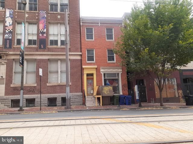 845 N Howard Street photo 1
