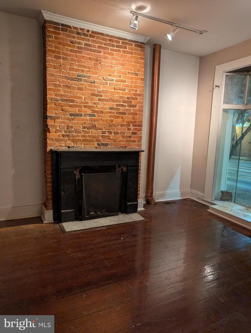 845 N Howard Street photo 11