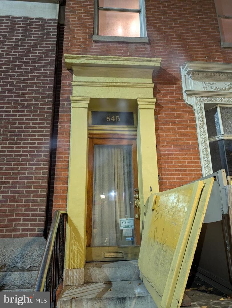 845 N Howard Street photo 4