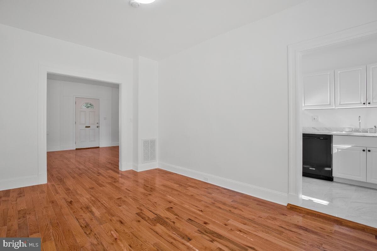 3917 Ridgewood Avenue photo 9