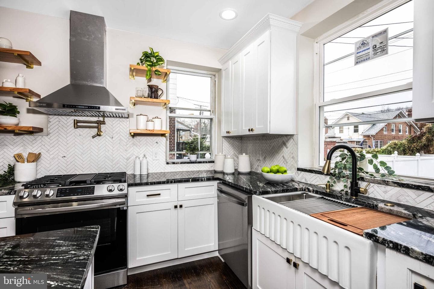 1508 E 33rd Street photo 16