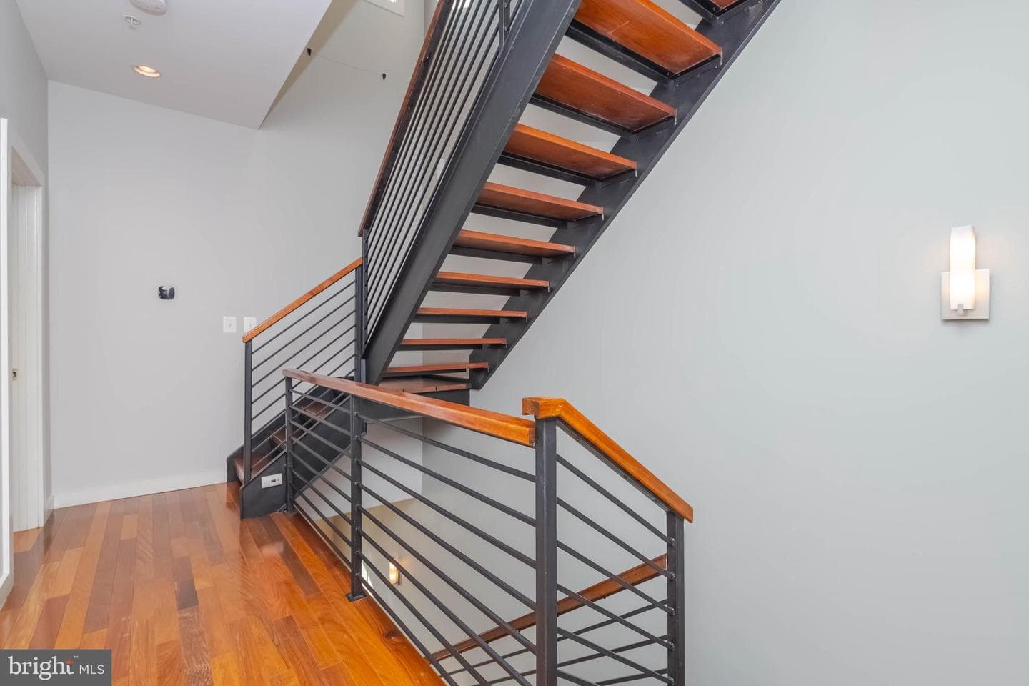 933 S Conkling Street photo 28