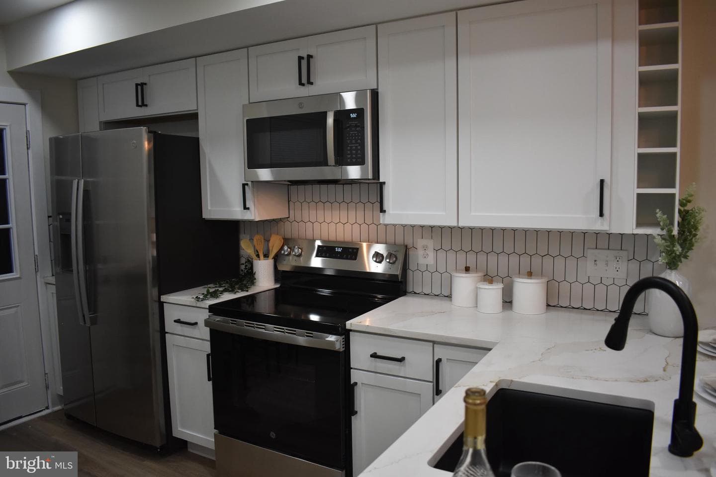 959 Ellicott Drive photo 9