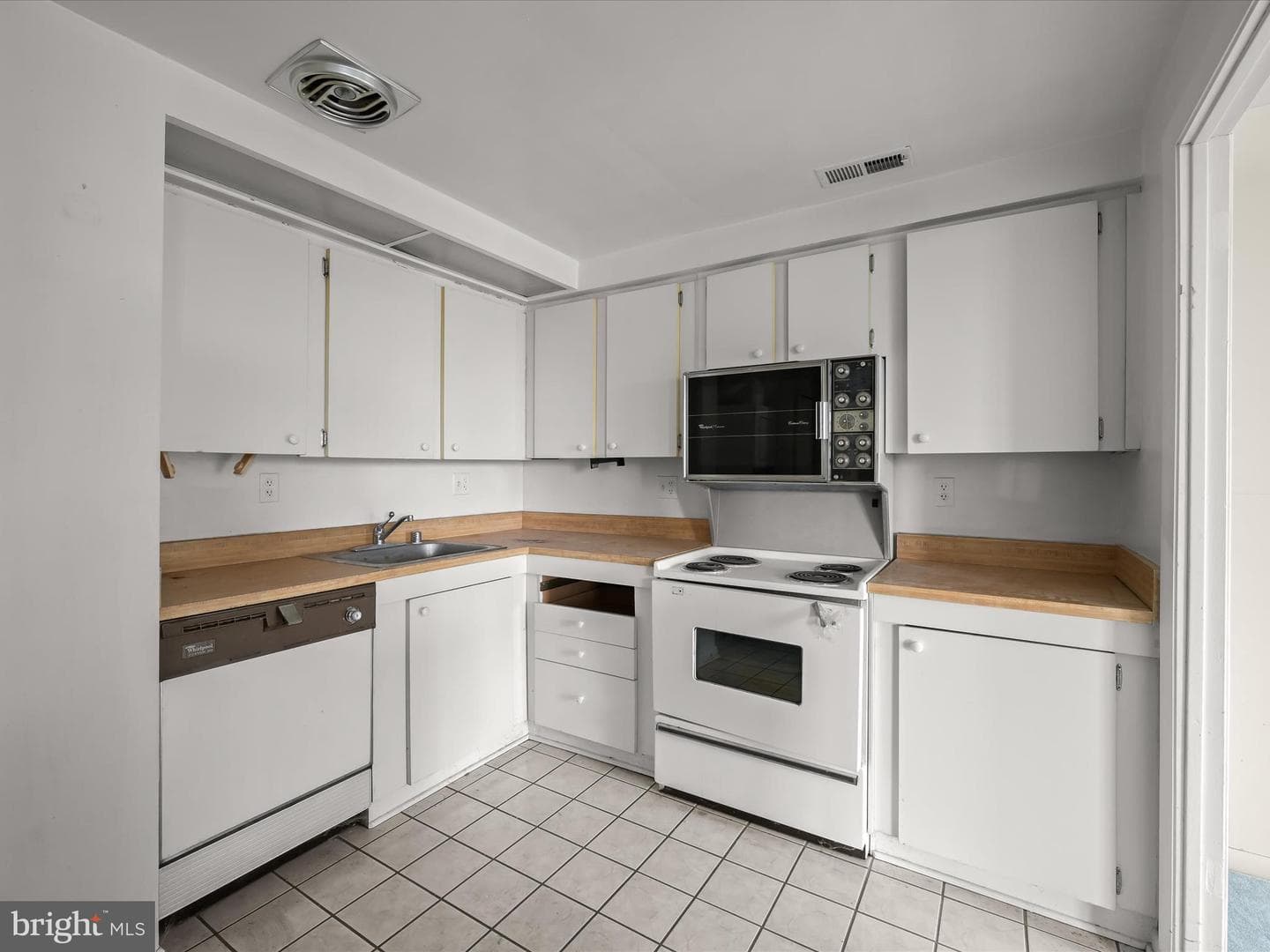 6317 Park Heights Avenue #501 photo 18