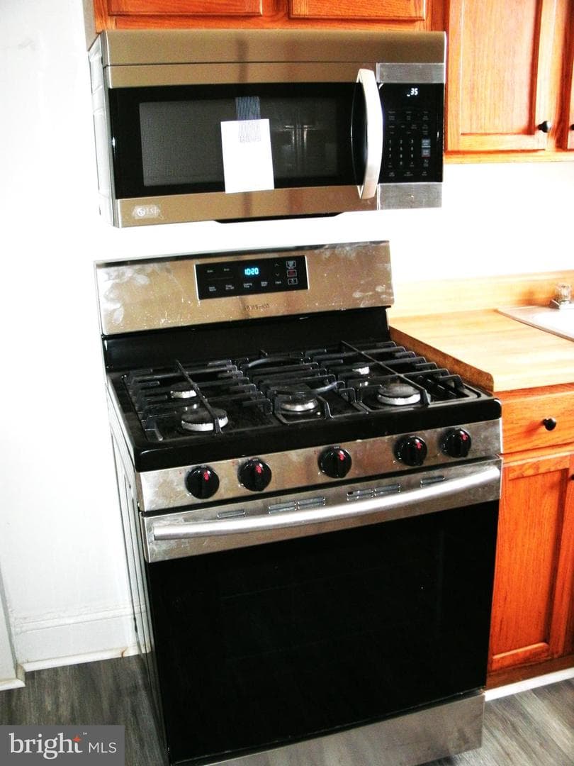 2039 E 31st Street photo 4